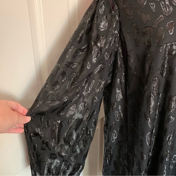 Long Sleeved Black V-Neck Subtle Animal Print Cocktail Dress, Bubble Sleeve, 2X - Picture 4 of 9